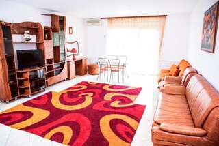 Апарт-отели Club Onix Apartments Нептун Улучшенные апартаменты с 2 спальнями и балконом (для 6 взрослых)-1
