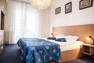 Апарт-отели Club Onix Apartments Нептун Апартаменты с 1 спальней и балконом (для 4 взрослых)-1