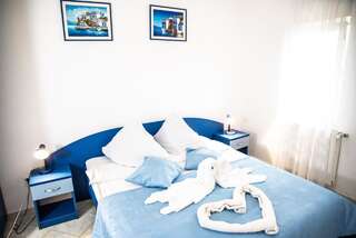 Апарт-отели Club Onix Apartments Нептун Улучшенные апартаменты с 2 спальнями и балконом (для 6 взрослых)-4